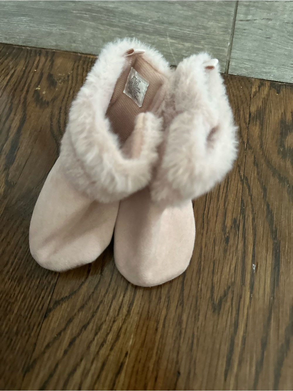Source Unknown Pale Pink Faux Fur Baby Booties